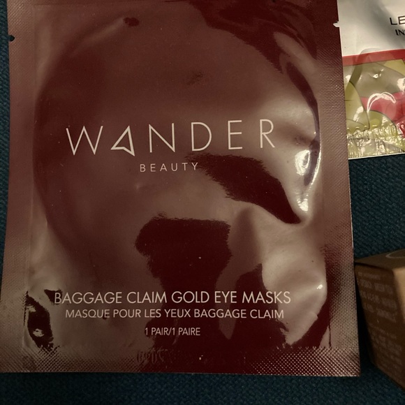 Sephora cosmetic pouch~free with purchase~🎁 - Picture 7 of 12